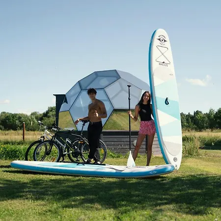 Peetri Talu Klaaskuplid Haapsalu Laehedal 캡슐호텔