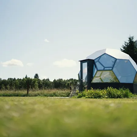Capsule hotel Peetri Talu Klaaskuplid Haapsalu Laehedal