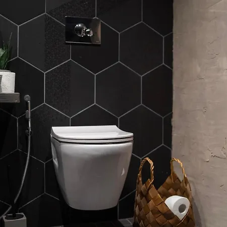 Peetri Talu Klaaskuplid Haapsalu Laehedal 캡슐호텔 *