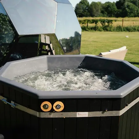 Peetri Talu Klaaskuplid Haapsalu Laehedal