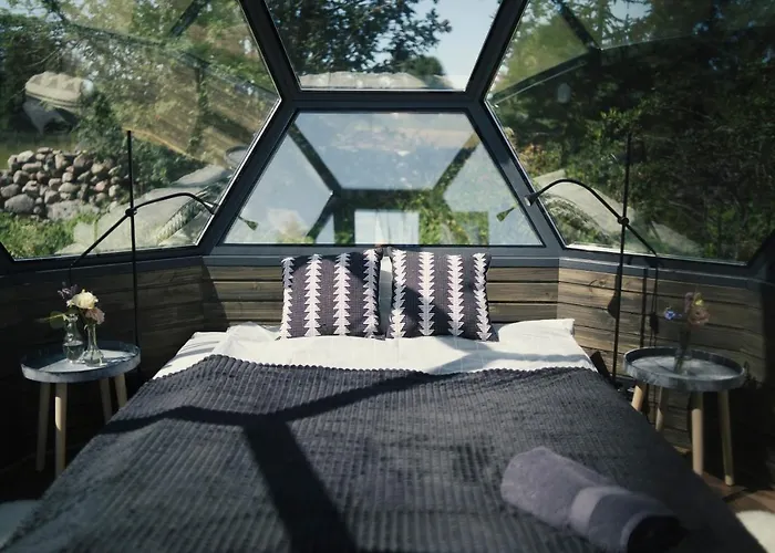 Peetri Talu Klaaskuplid Haapsalu Laehedal *