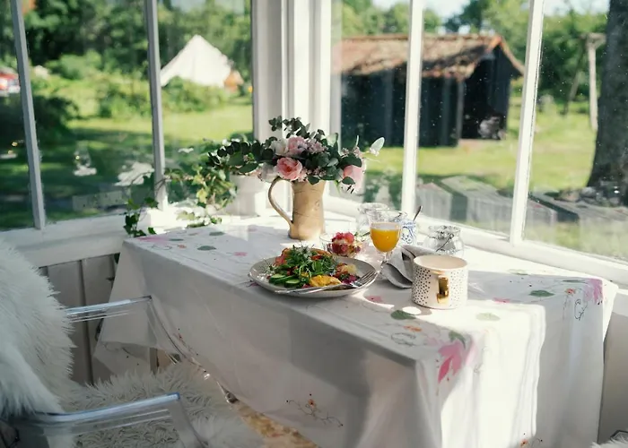 Peetri Talu Klaaskuplid Haapsalu Laehedal *