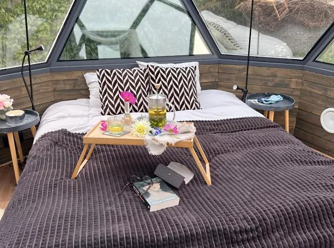 Peetri Talu Klaaskuplid Haapsalu Laehedal * Rootsi