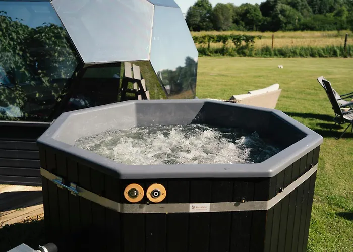 Peetri Talu Klaaskuplid Haapsalu Laehedal